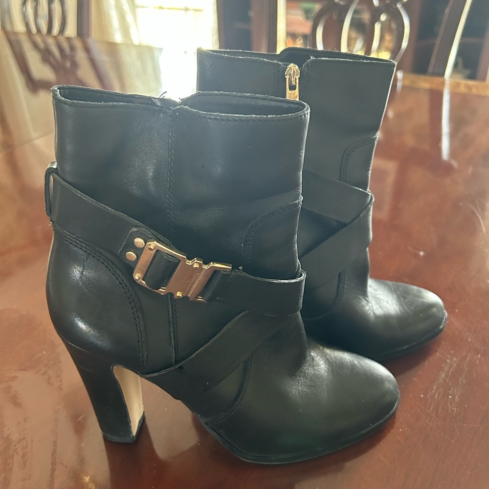 Vince Camuto-Connolly Belted Ankle Boots, Women’s size 7, Black, EUC